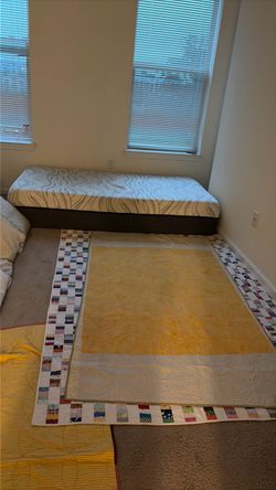 2 Twin mattress almost new beatiful