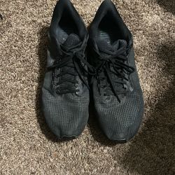 Black Nike Shoes