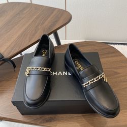 Brand new women's casual shoes