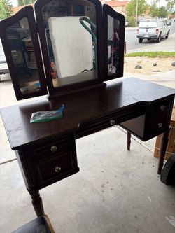 Vintage vanity