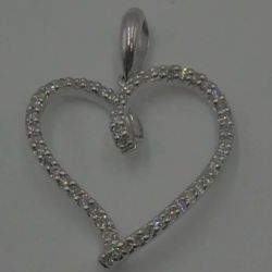 14kt white gold heart pendant w 47 diamonds 0.33pts 2.1 grams mint 861414-1. 