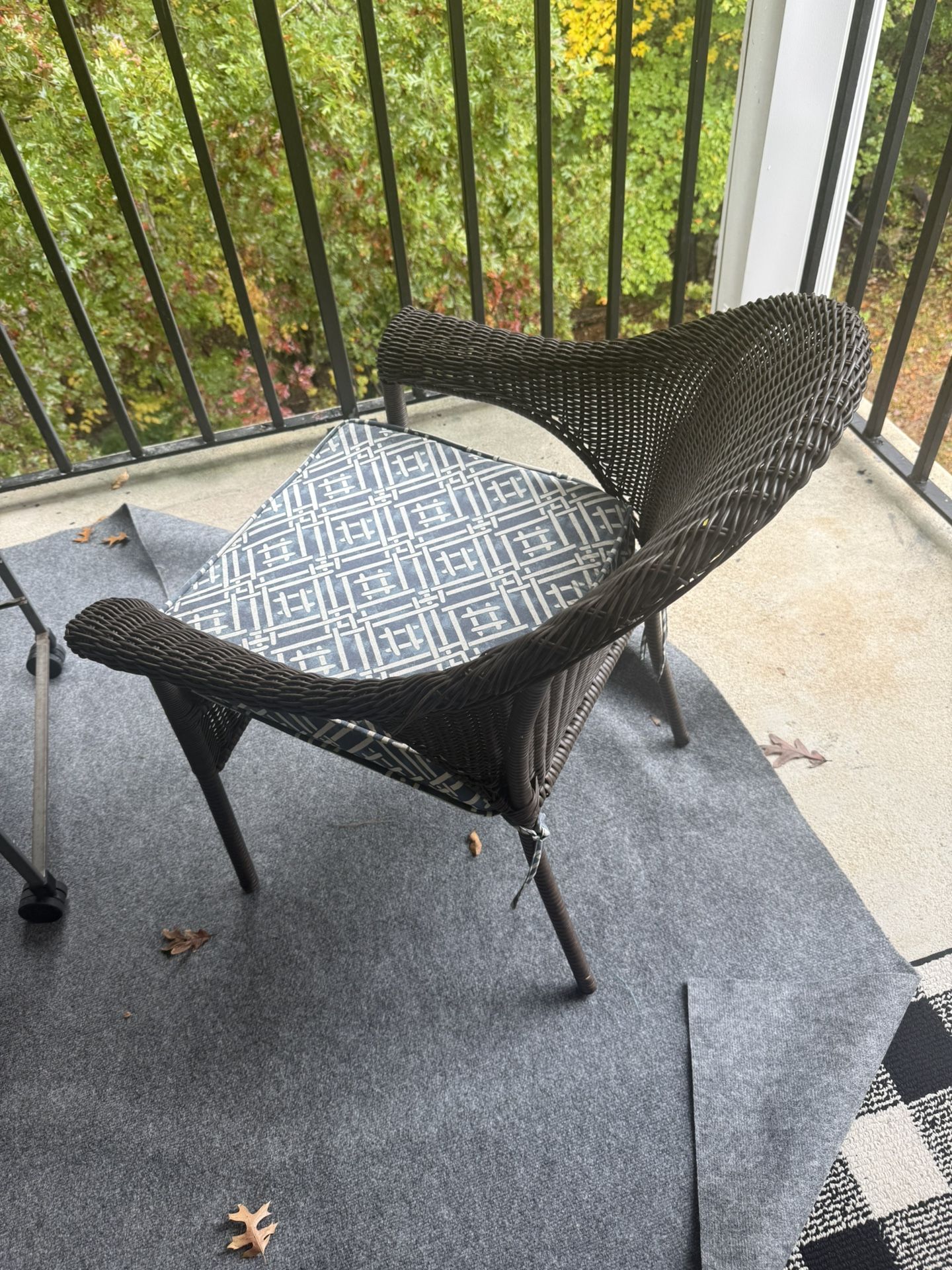 Wicker Patio set - OBO
