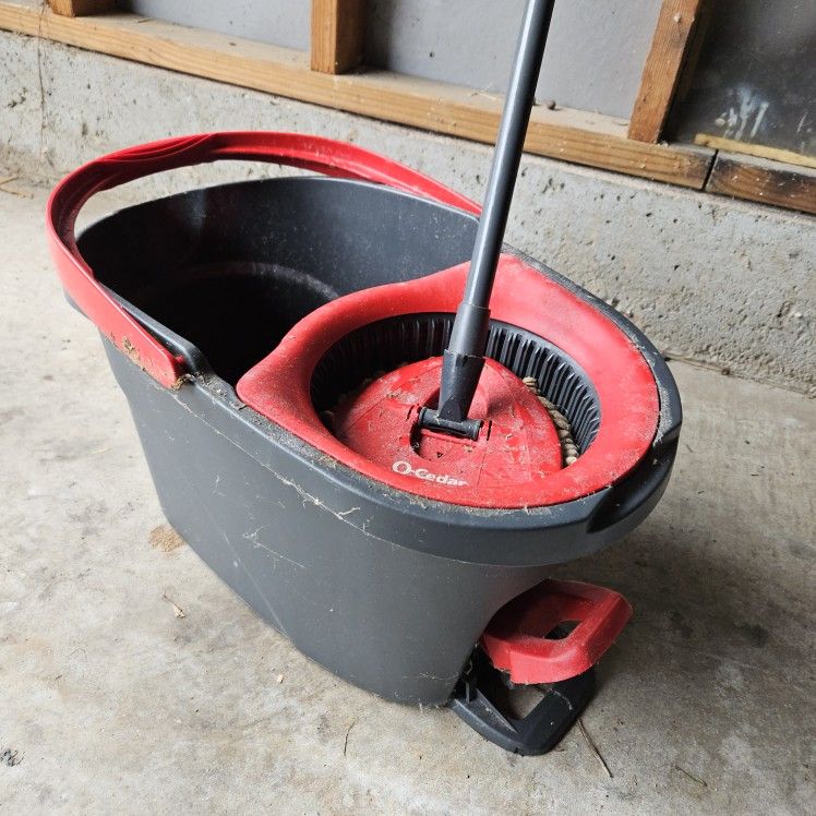 Cedar Cleaning Bucket In good Condition