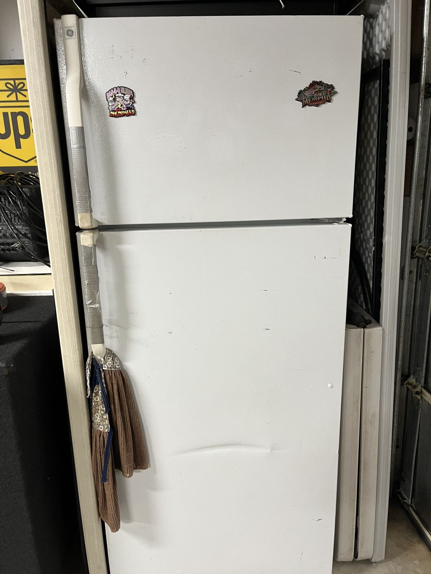 GE REFRIGERATOR