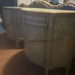 Dresser/table