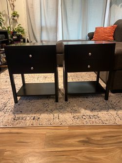 Pair of Black Nightstands/End tables  with Drawers