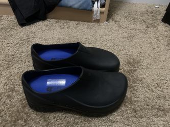 Shoes For Crews Size Man 6 / Woman 8 