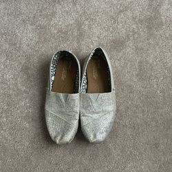 Toms Size 8.5 Silver