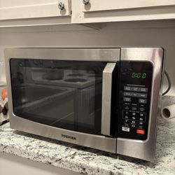 TOSHIBA Microwave 