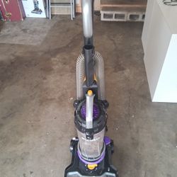Eureka Vacuum Pet And Carpet 