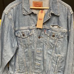 Brand New Women’s Levi Jean Jacket - Size Xl