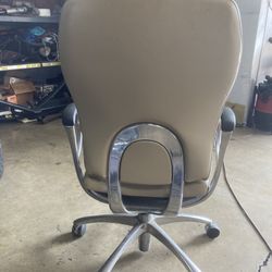 Commercial Grade Office chair, good working condition