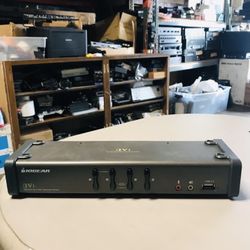 IOGear GCS1104 Peripheral Sharing Switch With Audio