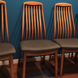 7+ Piece Dining set Includes 6 Chairs & Protective Glass Top