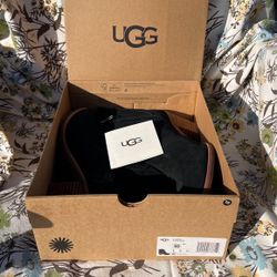 Uggs Women’s Leather Ankle Boots 