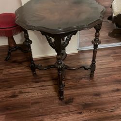 Antique Round Table