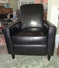 LIKE NEW BLACK FAUX LEATHER RECLINER SMALL SCALE