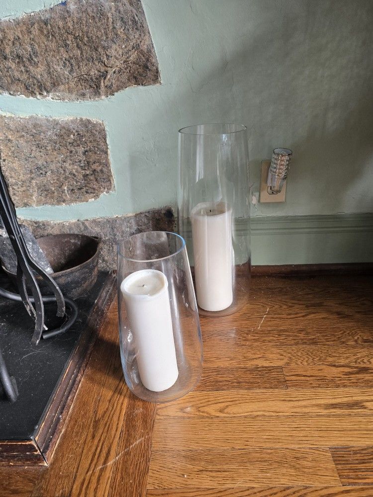 Set of 2 tall glass vases