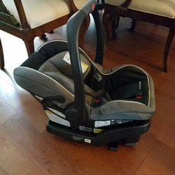 Graco Car Seat Adjustable (0-3m)