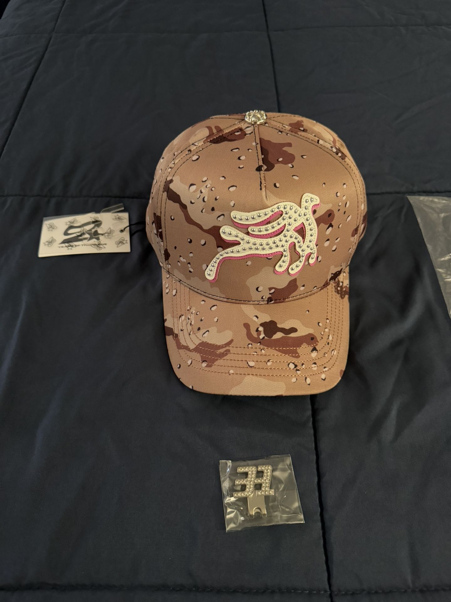31 Hats “Pink Recon”
