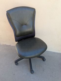 Green Rolling Desk Chair
