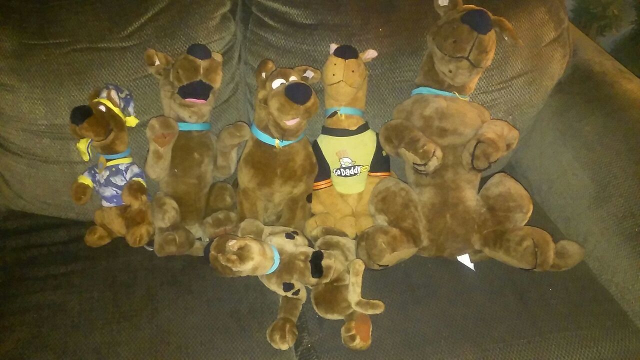 Scooby Doo plush dog lot -6 dogs
