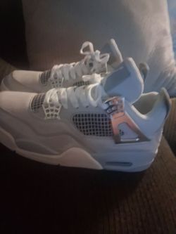Jordan's tried on never worn outside asking 100