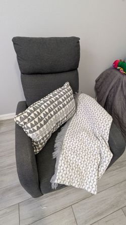 🛋️ Recliner Chair – Great Condition – $50