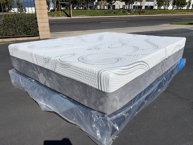 Queen Organic Cool Gel Memory Foam!!