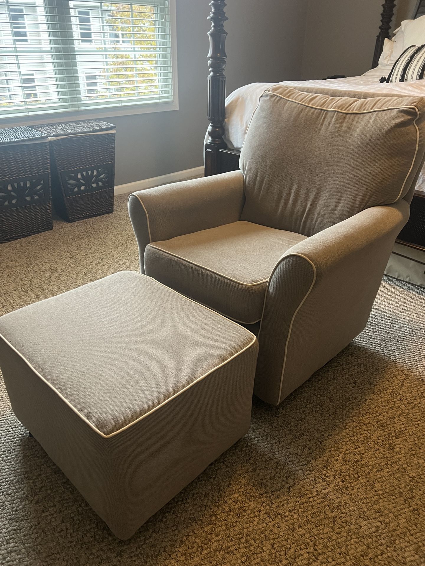 Nursery Glider Chair With Ottoman 
