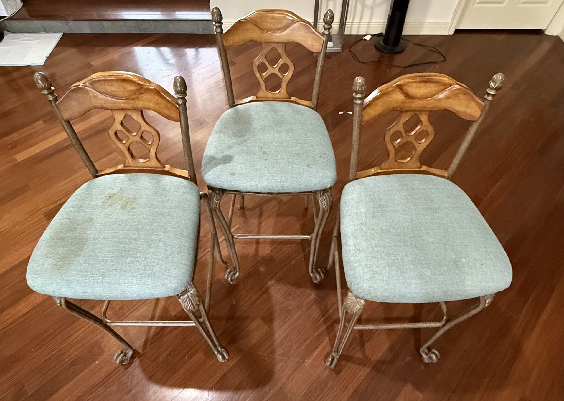 3 Counter Top Chairs/bar Stools