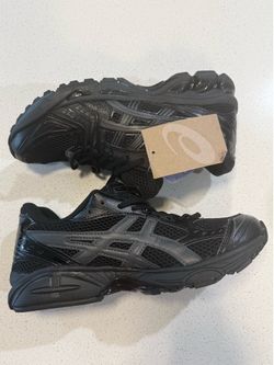 Men sneakers  brand new Size 9 1/2
