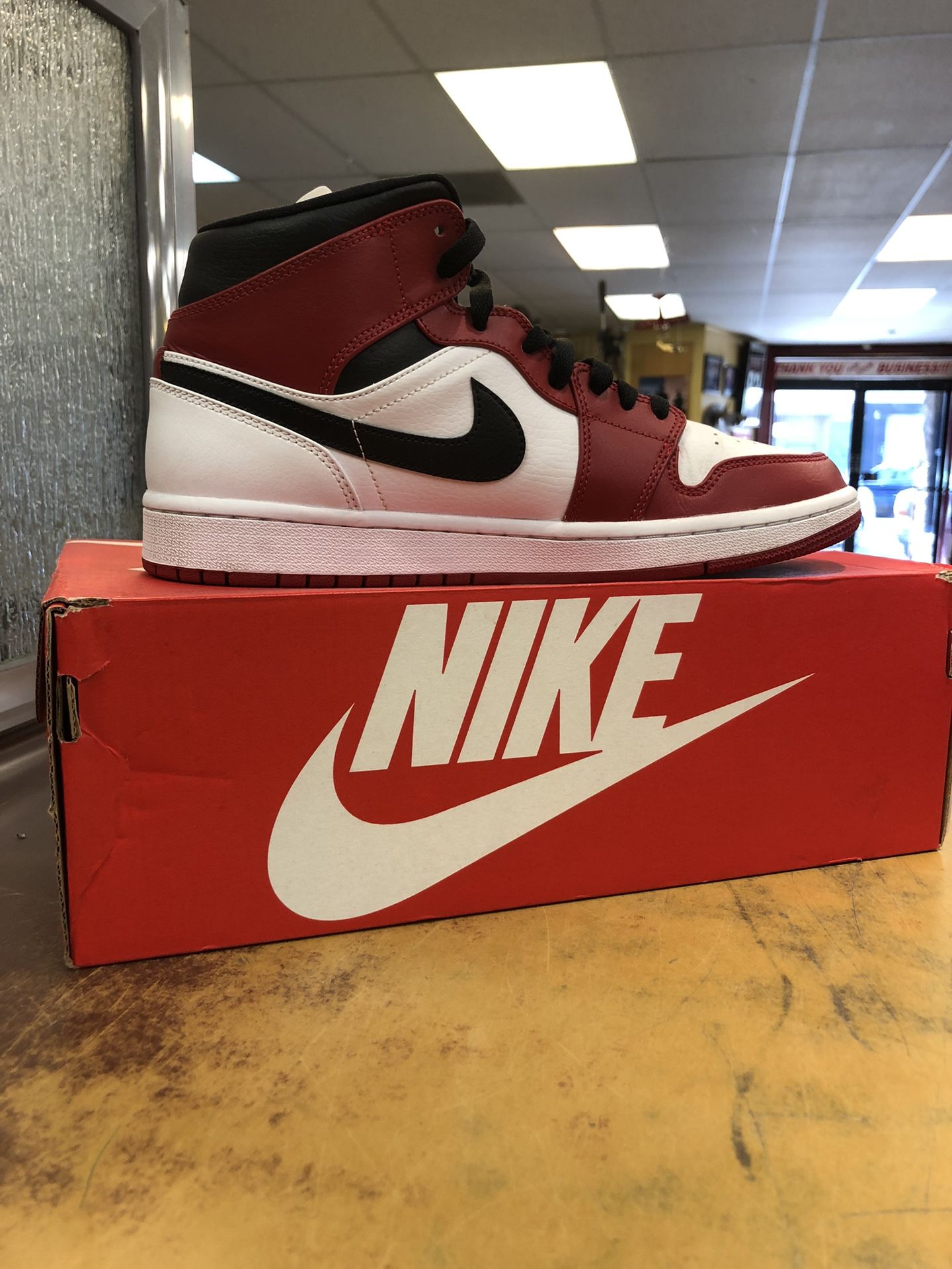 Nike Jordan Mid Chicago Shoes