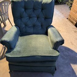 Recliner From Pet Free Smoke-Free Home