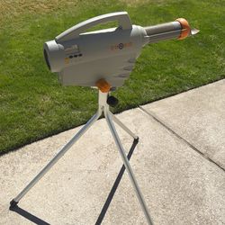 Zooka ZS720 Pitching Machine