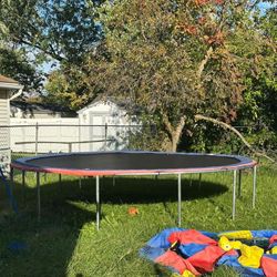 Trampoline Or Waterslide/Basketball Hoop Bouncy House