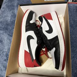 Jordan 1 Low black toe