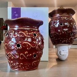 Retired Scentsy ROMA Plug In Mini Wax WARMER Ceramic + bonus Ceramic Bpen Box