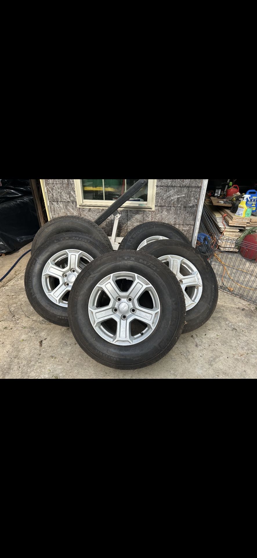 Jeep Wrangler Set Wheels And Tires 