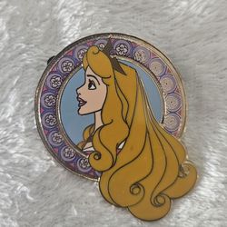 DISNEY AUCTIONS  Exclusive  Limited Edition  Princess Profile Pin  -  Aurora