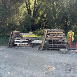 Pallets Free