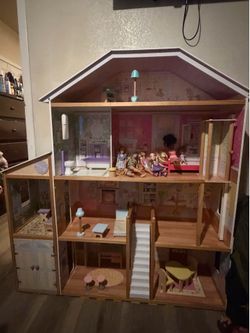Huge doll house with furniture