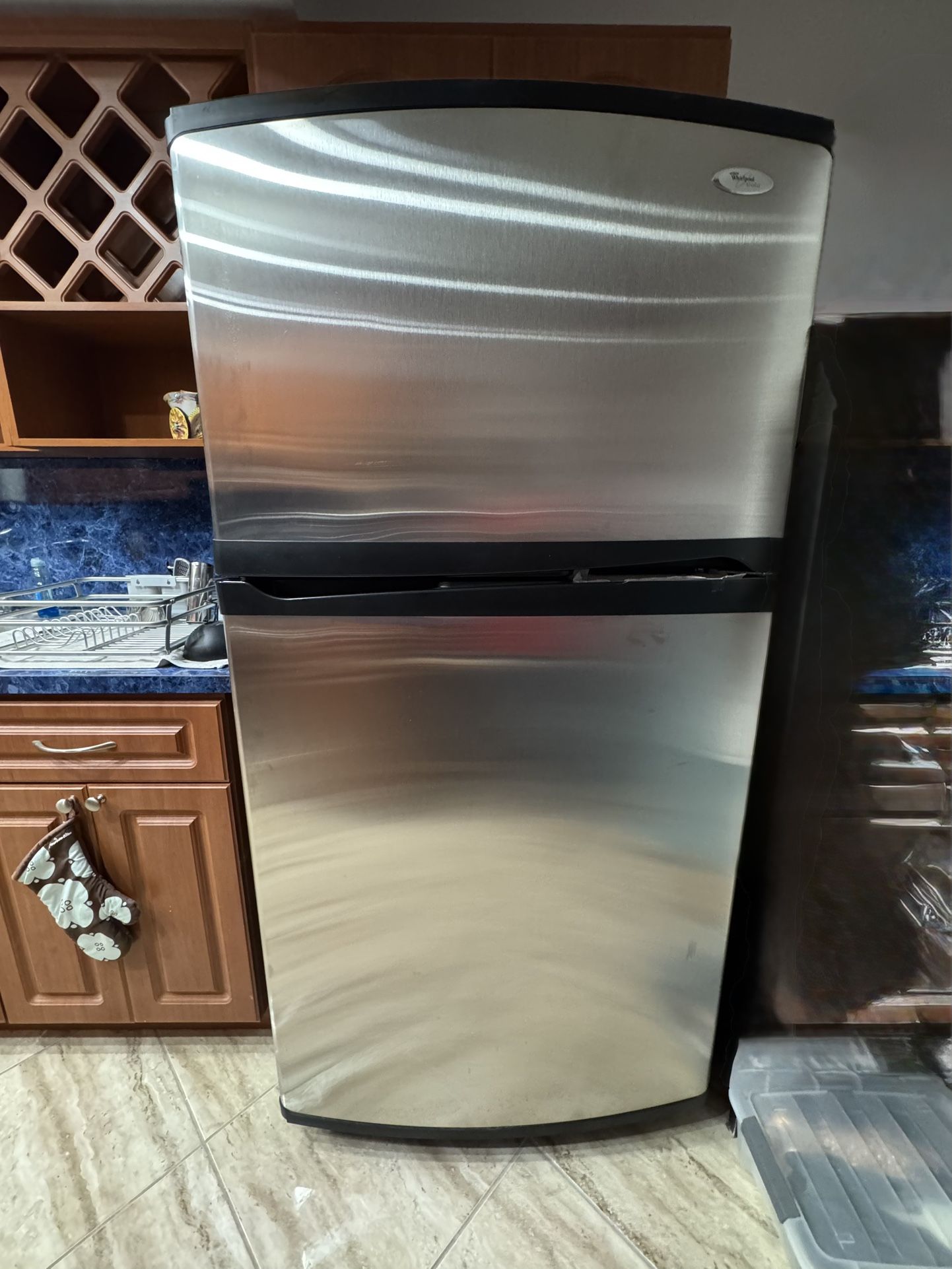 Whirlpool Stainless Steel Refrigerator – Top Freezer – Works Perfectly