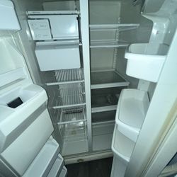 Refrigerator 