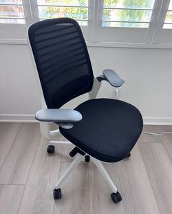 Steelcase Series 1 Chair