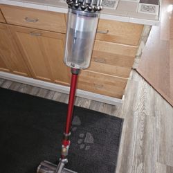 Dyson - Outsize Total Clean Cordless Vacuum - Nickel/Red