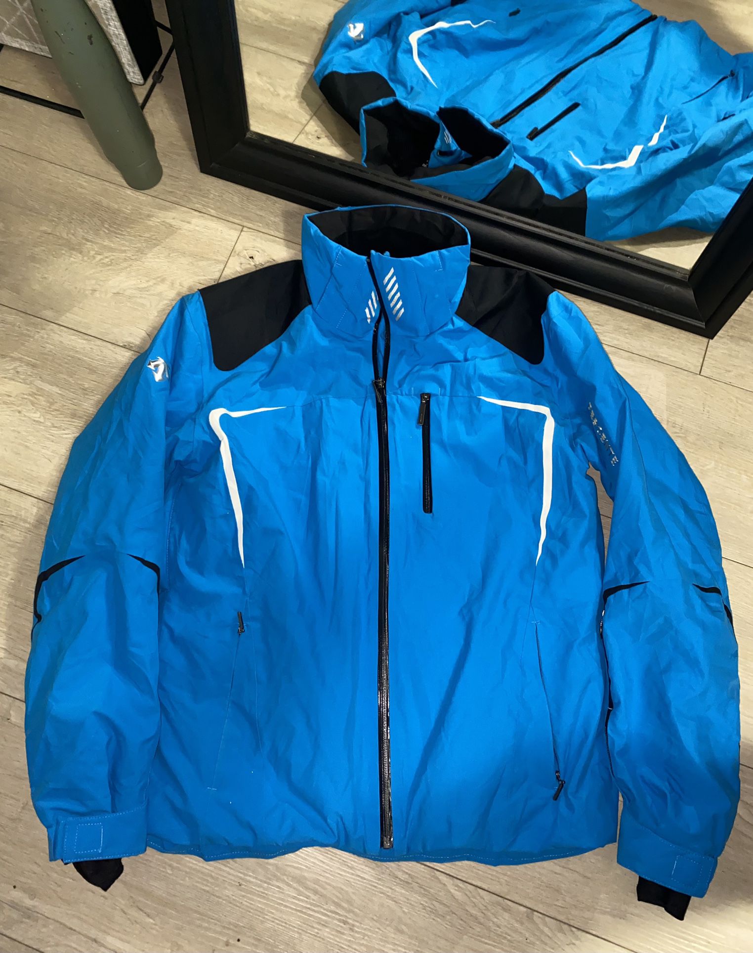 New Vintage / Y2K Descente Piste Insulated Ski Jacket Gortex 