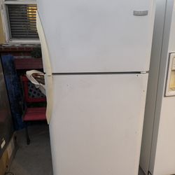 Frigidaire Fridge / Refridgerator apt size