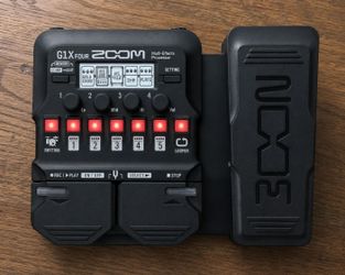 Zoom G1X Four Multi-Effects Guitar Pedal + Power Supply – Excellent Condition