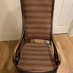 Antique Rocking Chair (make Offer)